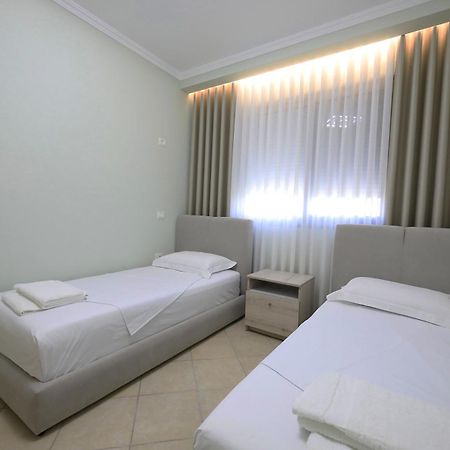 Holiday Apartment Vlorë Buitenkant foto