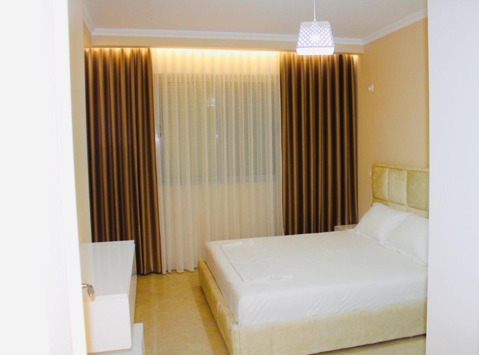 Holiday Apartment Vlorë Buitenkant foto