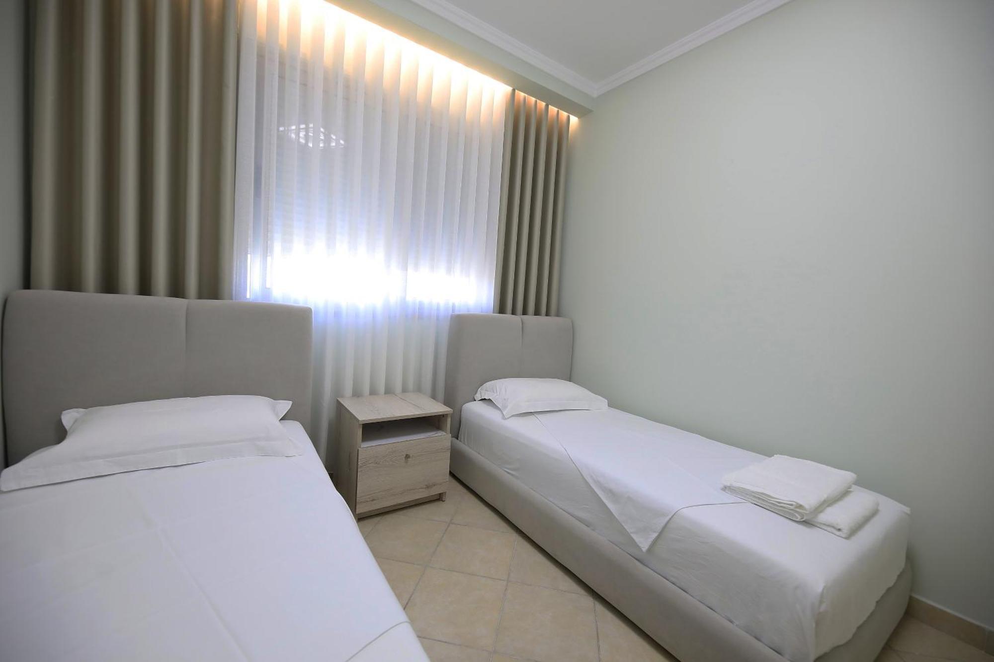 Holiday Apartment Vlorë Buitenkant foto